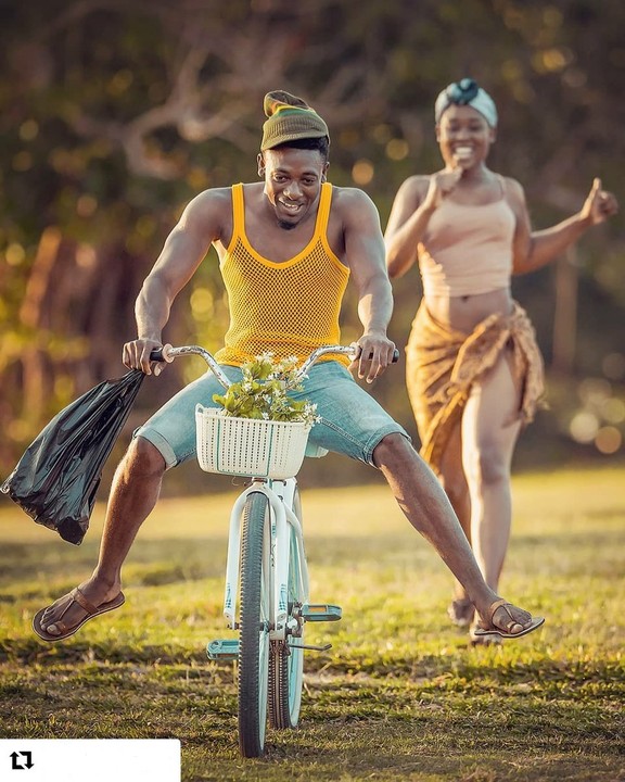 Man & His Braless Fiancee Use Bicycle In Pre-Wedding Photos, See Reactions