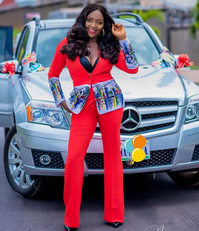 Pretty Blogger Celebrates 29th Birthday With A New Benz, Shares Life Story (Photos)