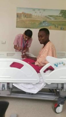 Joyous wife thanks her husband for donating his liver to her (Photos)