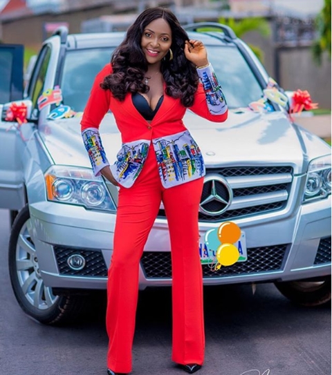 Pretty Blogger Celebrates 29th Birthday With A New Benz, Shares Life Story (Photos)