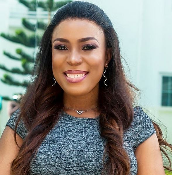 Writer Slams Linda Ikeji for getting pregnant before marriage after preaching celibacy