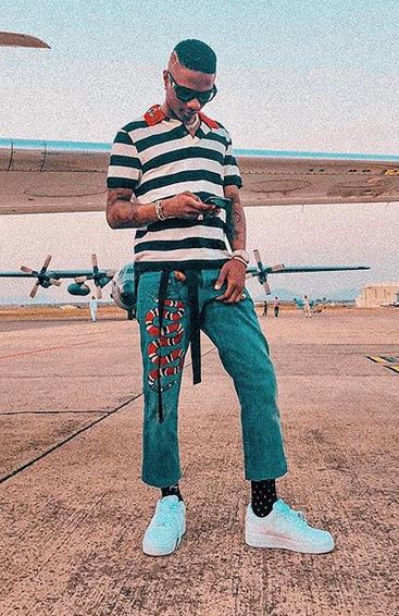 Angry Nigerian man calls out Wizkid after he failed to fulfill his promise to sign a 10-year-Old Boy named Ahmed (Video)