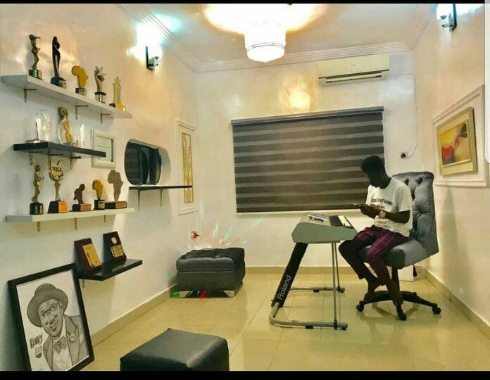 Comedian Kenny Blaq happily shows off the interior of his home (Photos)