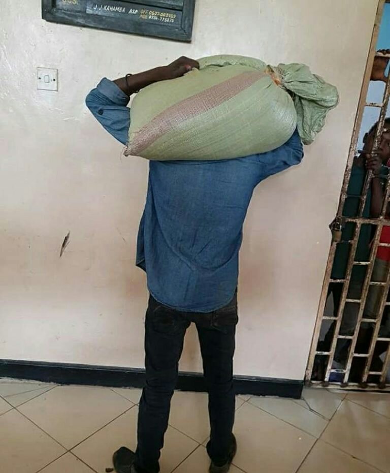 Suspected thief surrenders to Police after stolen Bag 'Refused To Leave His Head' (Photos+Video)