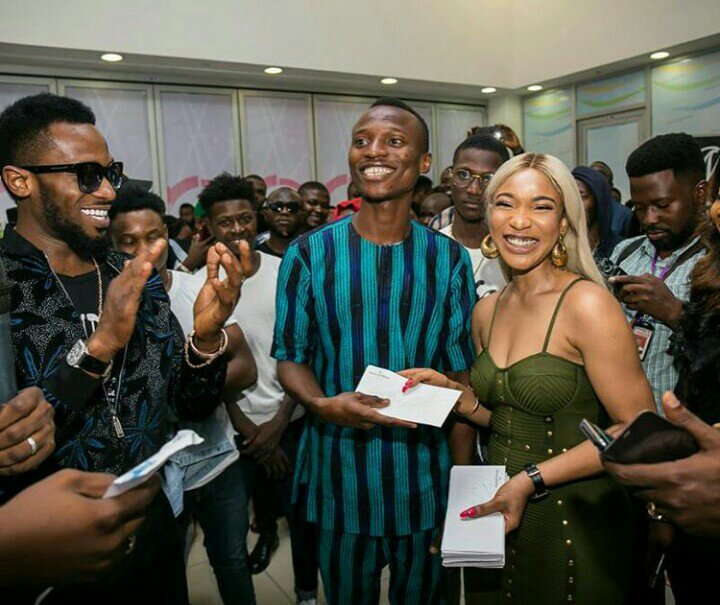 Tonto Dikeh Steps Out With D'banj For A Friend's Birthday Party (Photos)
