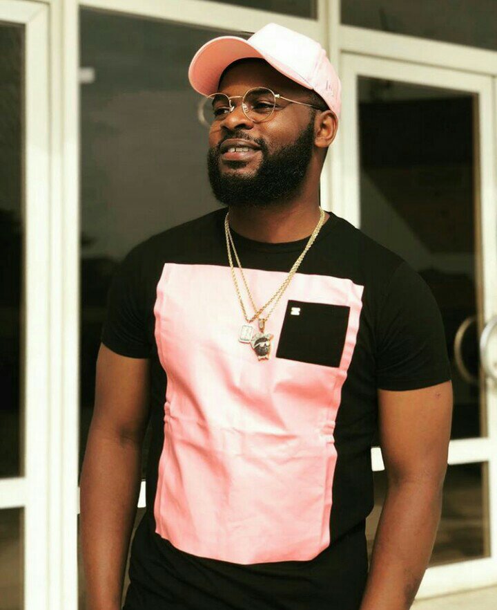 Falz gives relationship advice, tells singer Mayorkun to 'shoot his shot'