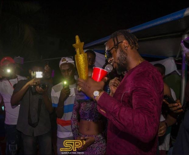 Teddy A awarded as 'Best Big Brother Housemate 2018' at Super Play Pool Party (Photos)