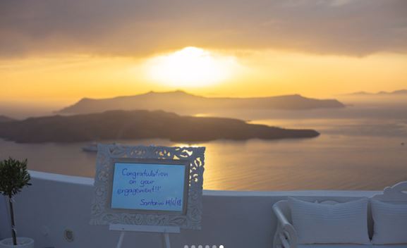 Man Flies His Girlfriend To Greece In Order To Propose To Her (Photos)