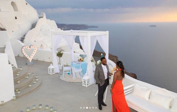 Man Flies His Girlfriend To Greece In Order To Propose To Her (Photos)