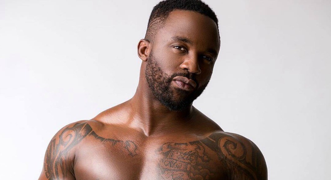 Singer Iyanya mocked by fans for dropping just N3k after much hailing in Delta State