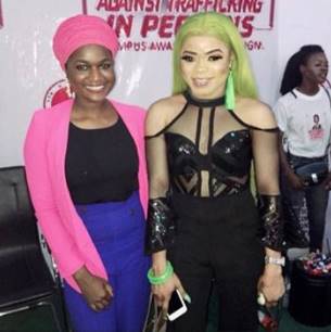 'He is a dysfunctional obnoxious gay man,' - Nigerian man slams Muslim woman for posing with Bobrisky