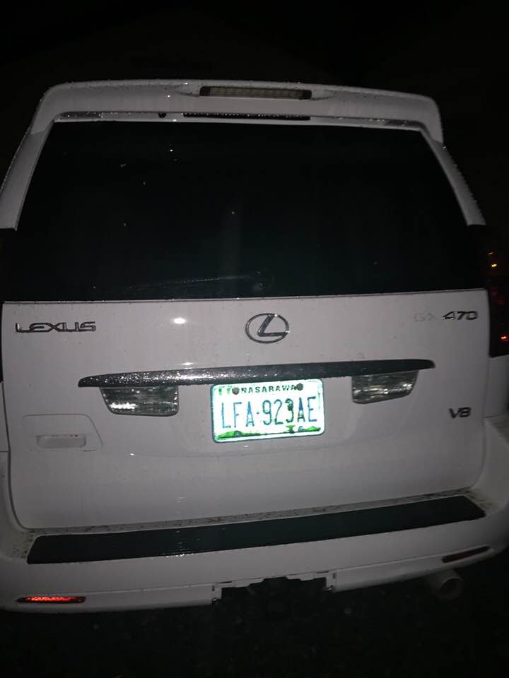 Man who bought stolen Lexus GX 470 SUV for N500,000 arrested while flexing friends in Abuja (Photos)