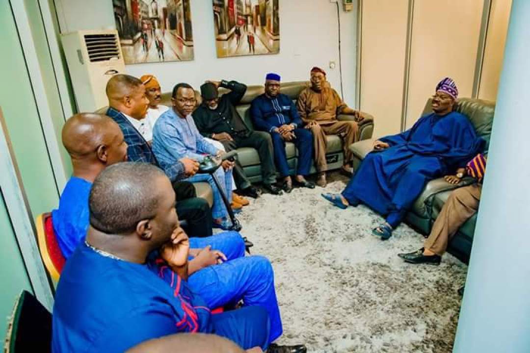 Governor Ajimobi orders immediate approval of new building and compensation for Yinka Ayefele (photos)