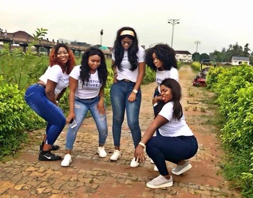 Beautiful Slay Queens Celebrate As They Graduate From Imo State University (Photos)
