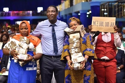 Money rains as Nigerian prophet blesses two former prostitutes with ₦7million to start life afresh (Photos)