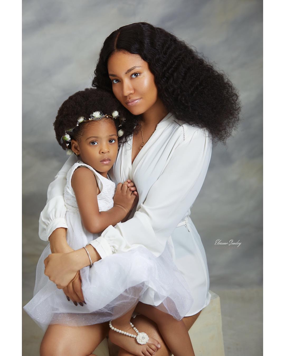 More beautiful photos of Anna Banner and daughter Sofia