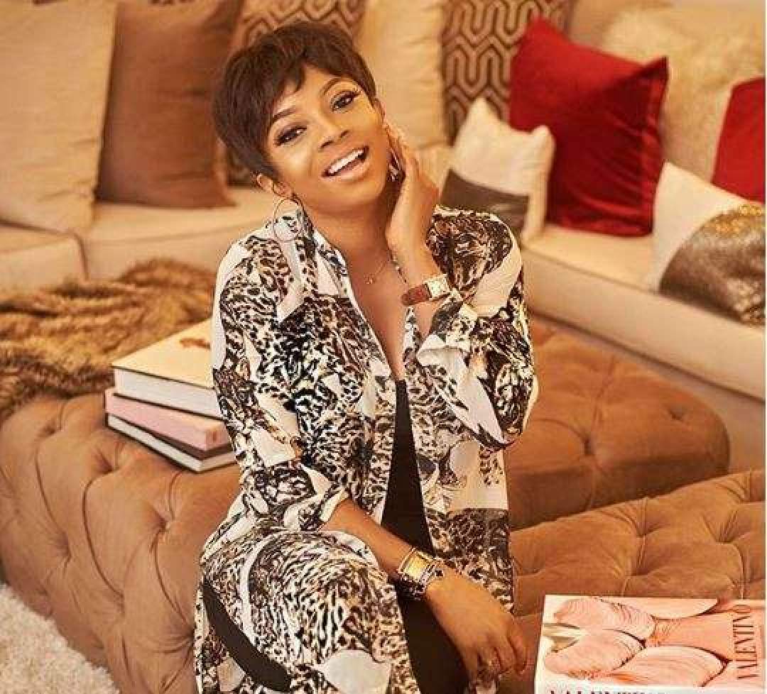 'Find you a man who looks at you like magic' - Toke Makinwa advises ladies