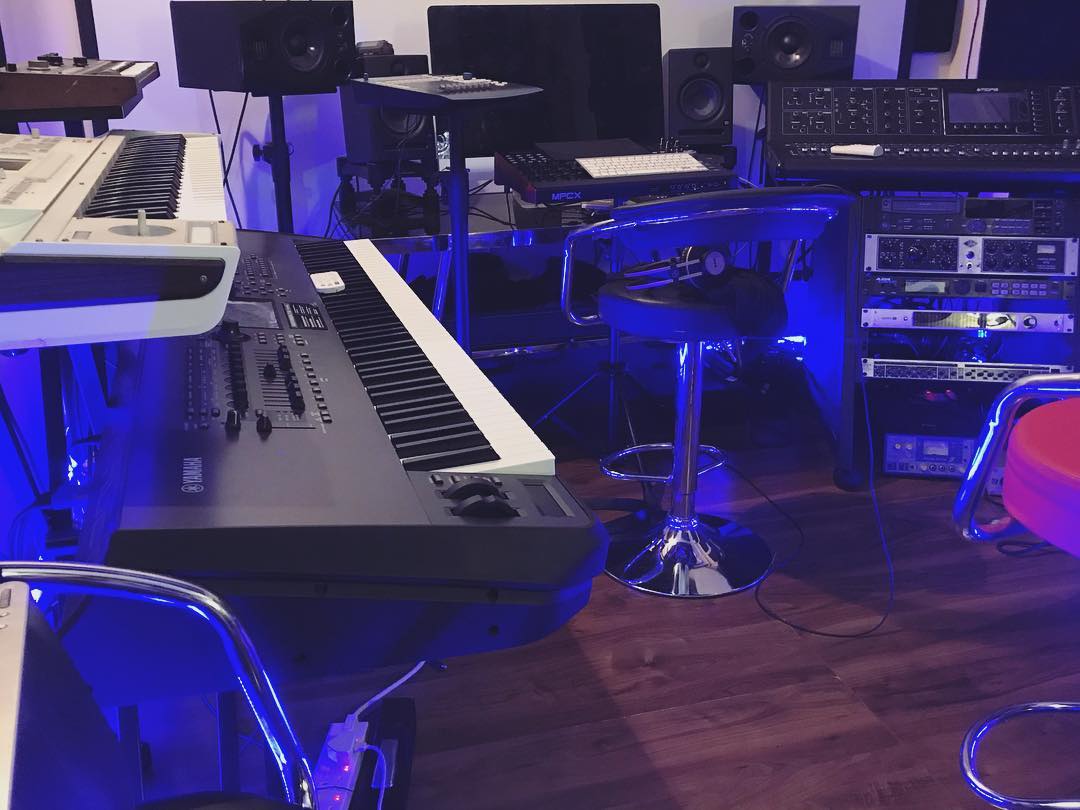 Gospel singer, Frank Edwards shows off his multi-million naira music studio