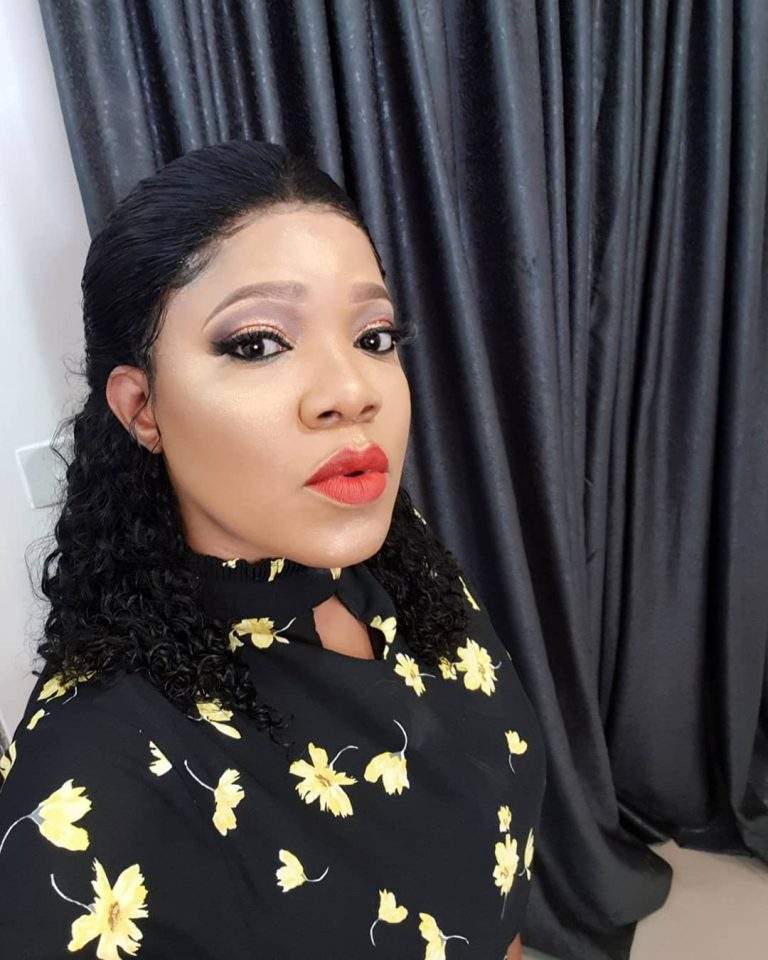 Mercy Aigbe and Toyin Abraham settle their fight at Bobrisky's pre-birthday dinner (photos)