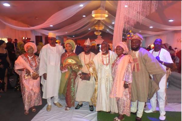 Photos from Governor Ayo Fayose's daughter wedding to Odunlade Royal Family