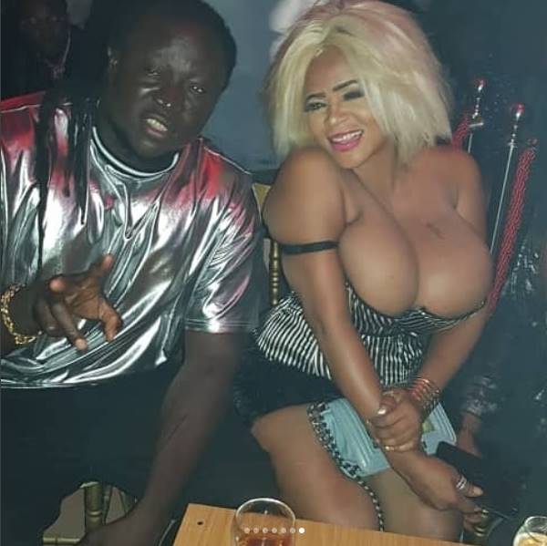 Cossy Orjiakor flaunts her jaw-dropping b00bs at a party (Photos)