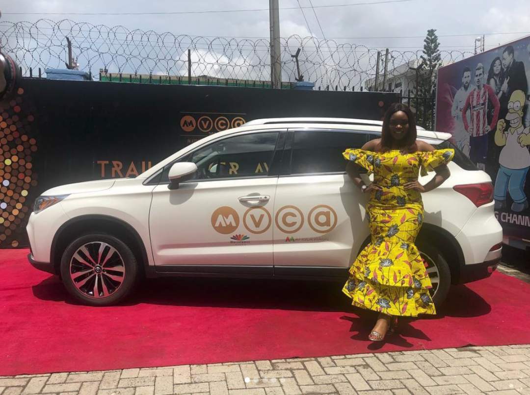 Bisola Finally Receives Her 'Trail Blazing' SUV from AMVCA (photos)