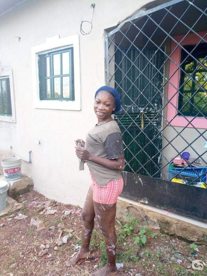 Meet Young Lady Who Sponsors Her Education With Her Painting Skills (Photos)