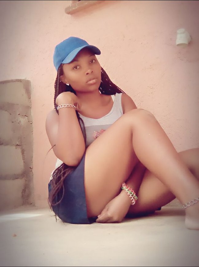 Single Lady in search of a man with a car that has two doors (Photos)