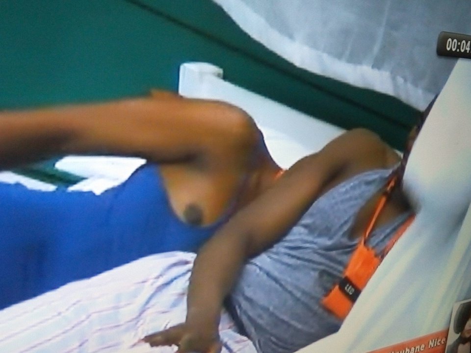 BBNaija 2018: Alex flashes n**pple in bed with Leo (Photos)