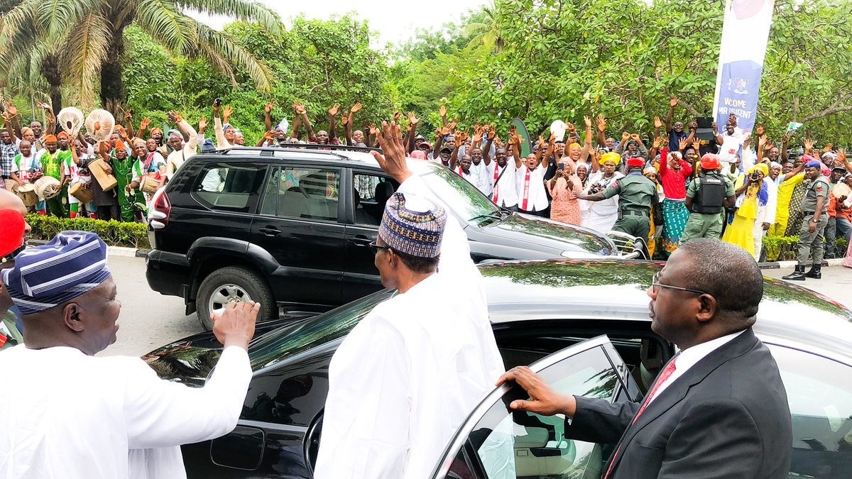 See photos of Lagosians that came out enmass to welcome President Buhari