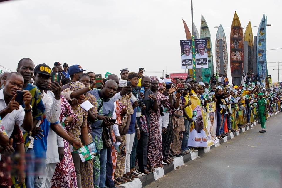 See photos of Lagosians that came out enmass to welcome President Buhari