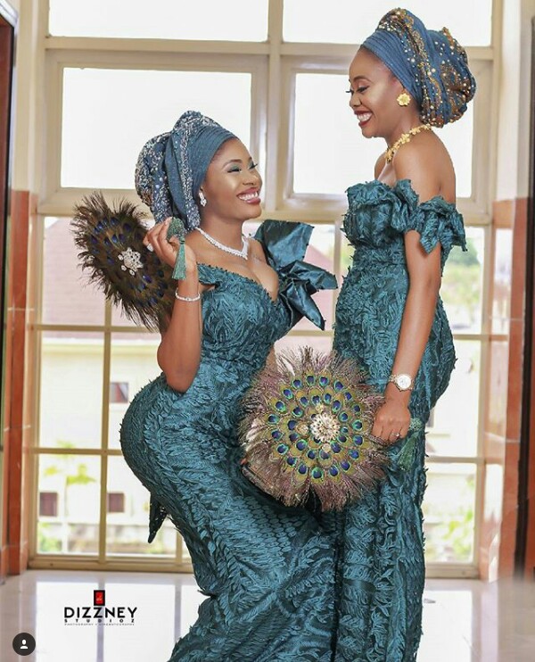 Pretty Nigerian Twin Sisters Wed on The Same Day In Calabar (Photos)