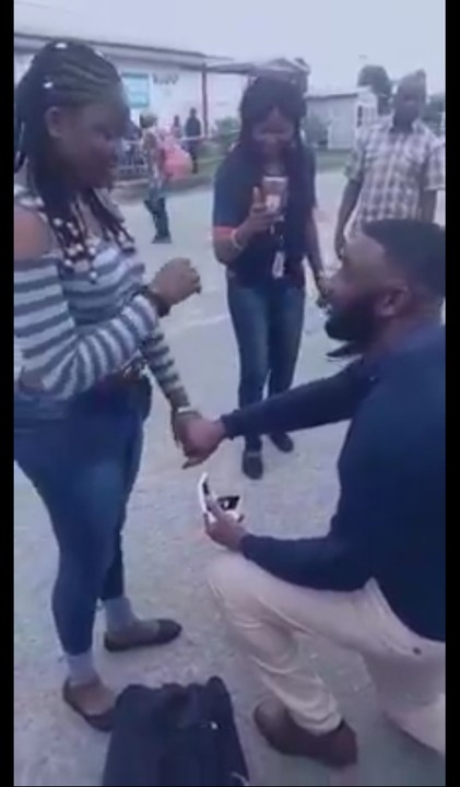 Nigerian Man Proposes To His Girlfriend At The Airport (Photos, Video)