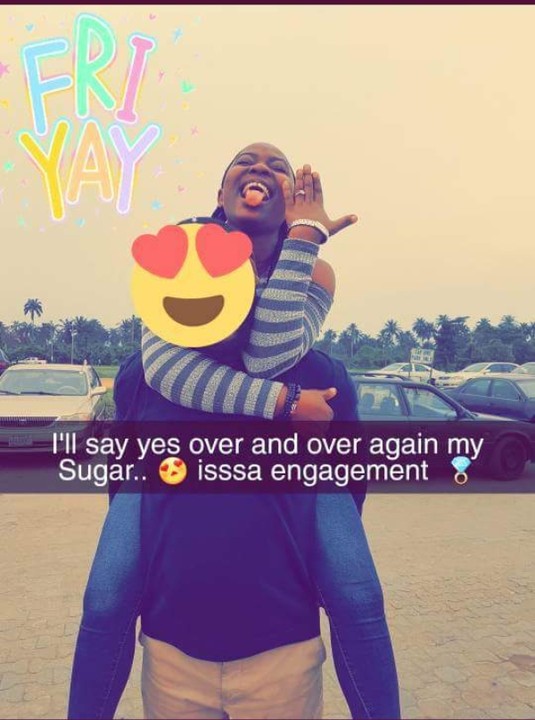 Nigerian Man Proposes To His Girlfriend At The Airport (Photos, Video)