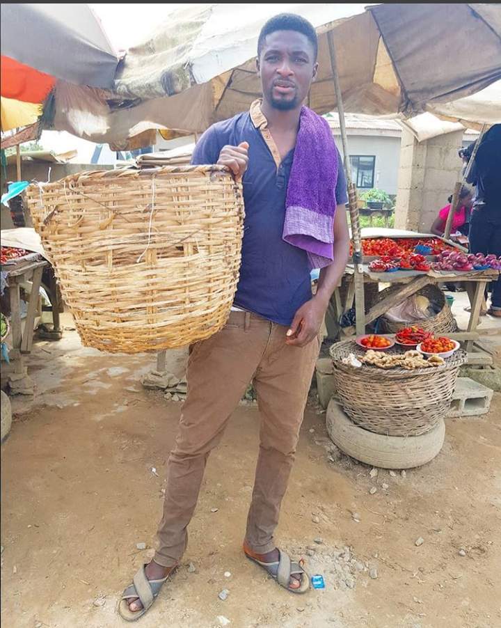 Fan Blasts Niyi Johnson Carrying A Pepper Basket After Toyin Abraham Was Spotted With Osinbajo & Sanwo Olu