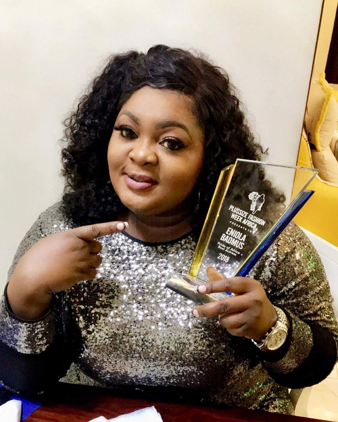 Eniola Badmus Wins Best Actress At Plus Size Fashion Week Africa (Photos)