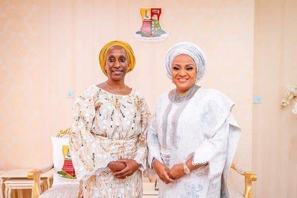 Osinbajo, Fayemi, Okorocha, Aregbesola's wives shut down Ibadan to celebrate Ajimobi's wife at 60 (Photos)