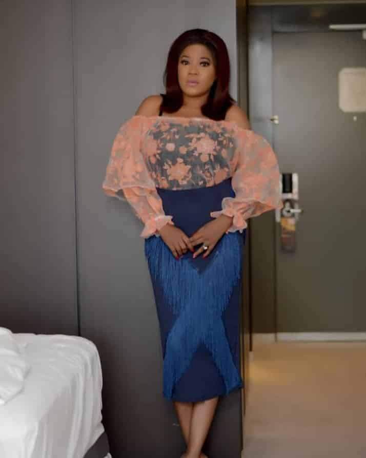 Toyin Abraham fuels engagement rumor with Instagram post and engagement ring (Photo)