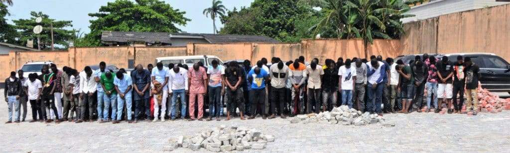 EFCC storms 'Yahoo-boys' party arrests 94 suspected internet fraudsters (Photos)