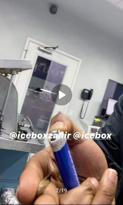 Davido buys ₦1.8Million Diamond-plated lighter from Icebox (photos)