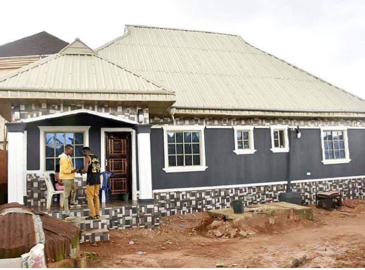 Comedian Gbovo builds a house for his mother (photos/video)