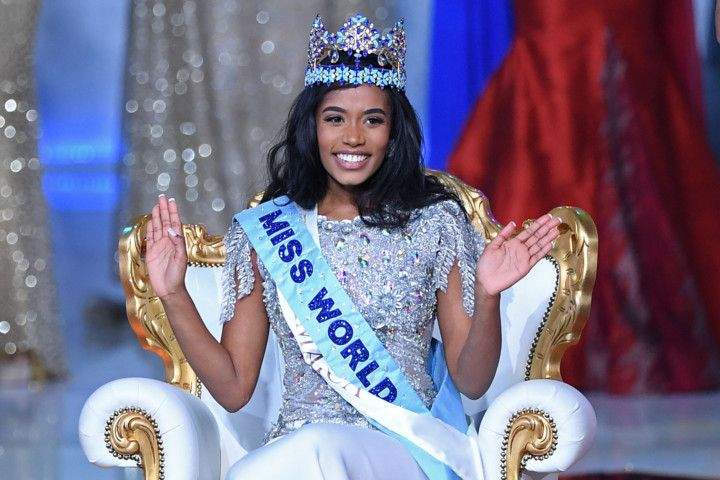 Miss Nigeria wins the heart of many with her rare display of affection after Miss Jamaica was crowned 2019 Miss World (video)