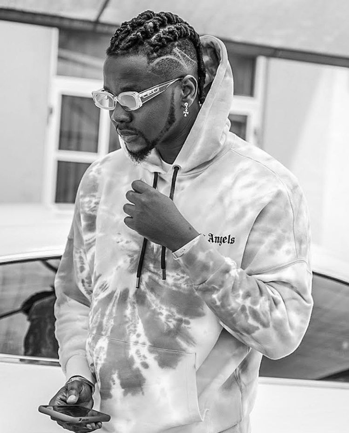 Kizz Daniel allegedly moves into his new mansion in Lekki (Video)