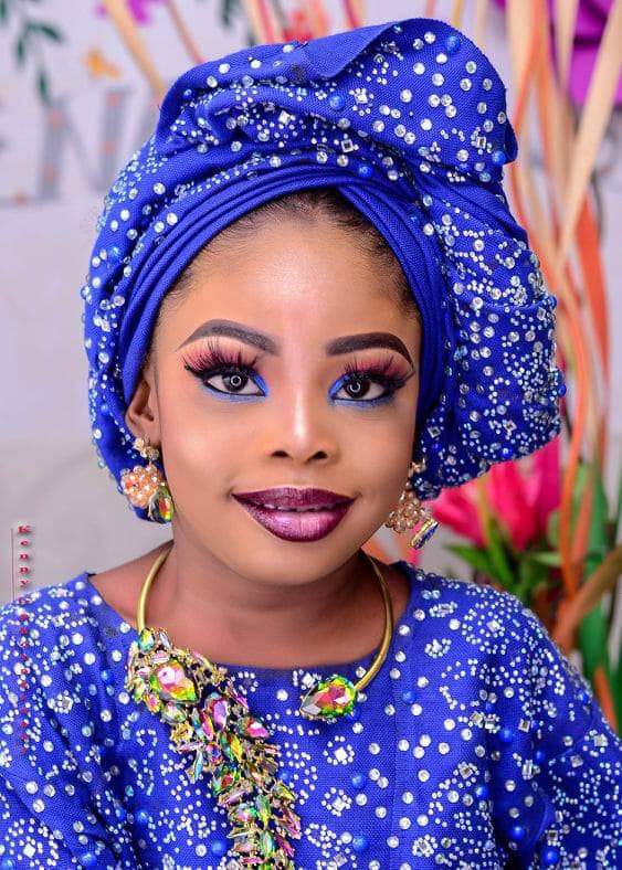 Lady under fire for dressing her 5-yr-old daughter in bikini and full makeup for birthday shoot (Photos)