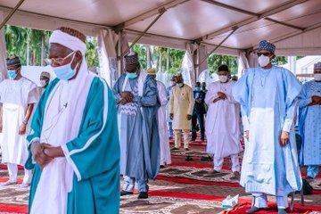 Buhari observes Eid-Kabir prayers with his family and aides in Abuja (Photos)