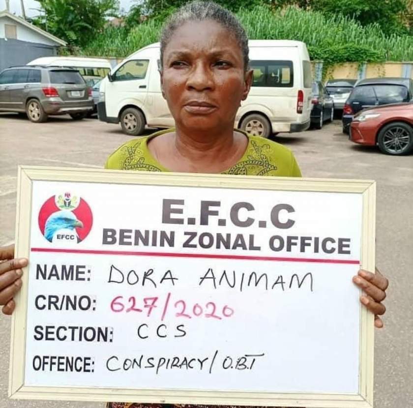 EFCC arrests 22-year-old boy, mother and girlfriend for suspected internet fraud (Photos)