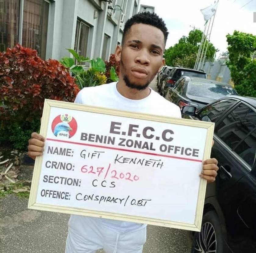 EFCC arrests 22-year-old boy, mother and girlfriend for suspected internet fraud (Photos)