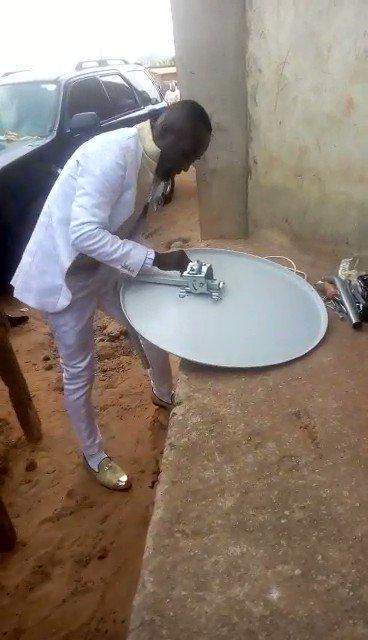 Groom keeps bride waiting in church and goes to fix DStv for customer (video)