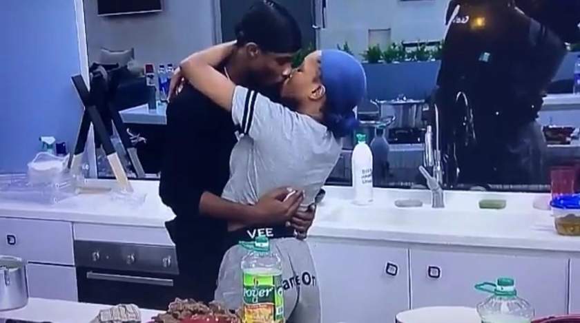 BBNaija lovers, Neo and Vee lock lips after securing a spot in the grand finale (Video)