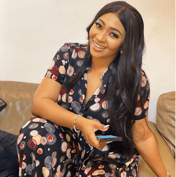 "Don't introduce your 'important people' to just anyone" - Actress Lilian Esoro